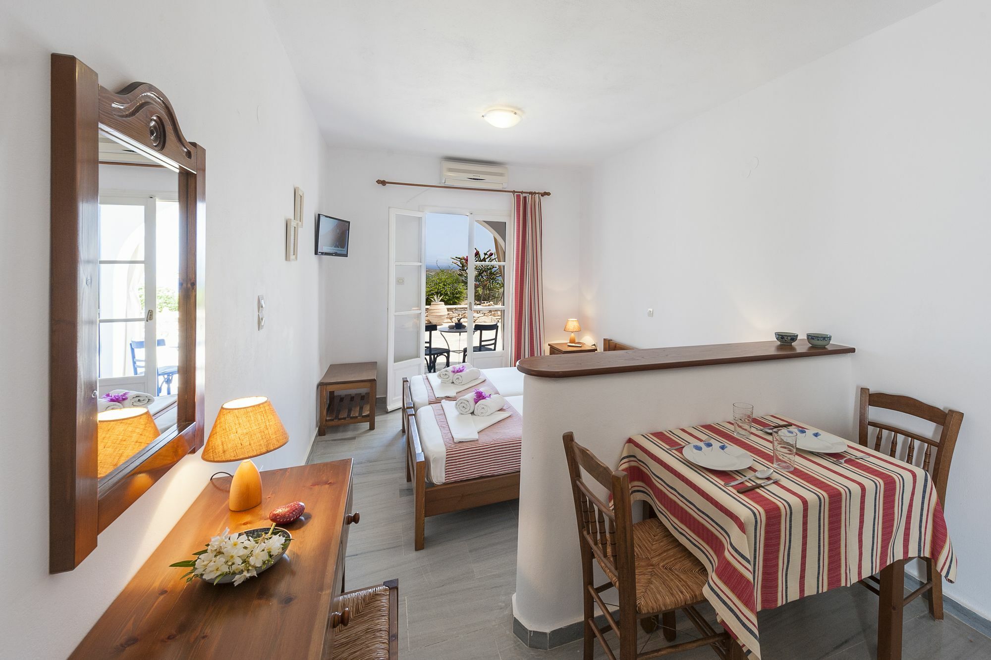 Dryades Family Hotel Дриос Экстерьер фото